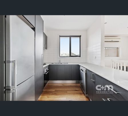 2/17 Eileen Street, Hadfield, Vic 3046 - Photo 1