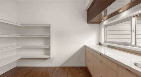 Executive Family Home - Photo 2