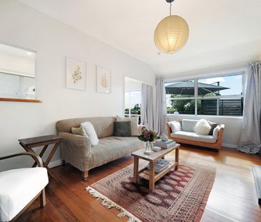 Picture-Perfect Orakei Cottage - Photo 4