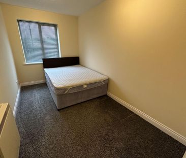 2 bedroom ground floor flat to rent - Photo 3