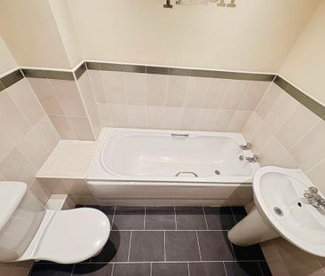 4 bedroom terraced house to rent - Photo 6