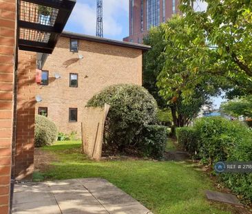 1 bedroom flat to rent - Photo 6