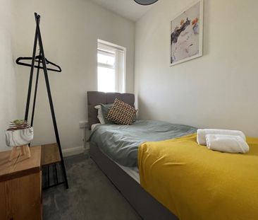 3 Bed Semi-Detached House, Middleton Road, LS10 - Photo 3