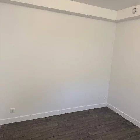 Très bel appartement de type F1 avec deux bureaux - Photo 1