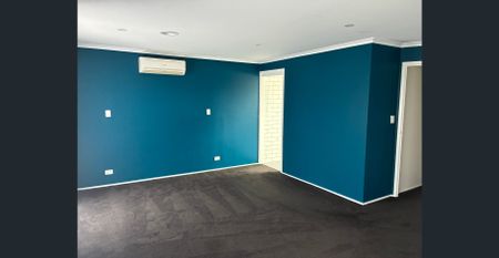 Spacious Family Home! - Photo 5