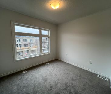 For Lease - 148 Keppel Circle, Brampton, Ontario - Photo 2