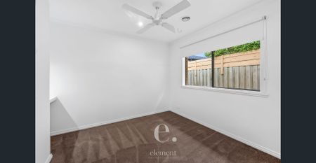 Family Home with Multiple Living Areas in Quiet Cul-De-Sac - Photo 3