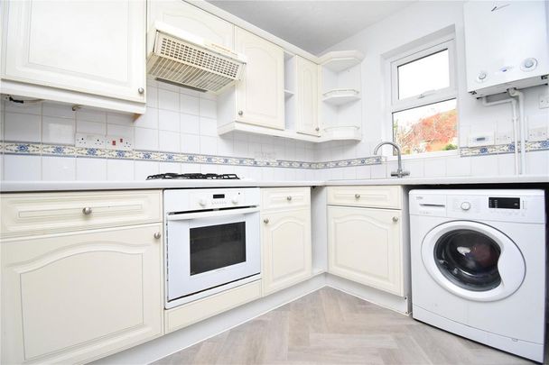 2 bedroom end of terrace house to rent - Photo 1