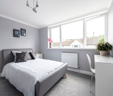 Double Ensuite Room- Great Transport Links - Photo 3