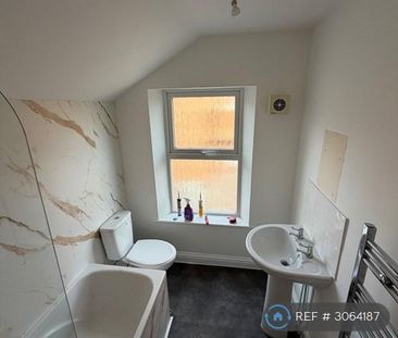 2 bedroom terraced house to rent - Photo 4