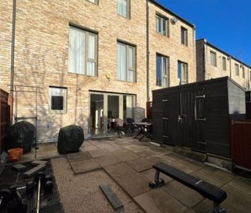 4 bedroom property to rent - Photo 2