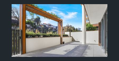 4 BEDROOM PARK FACING SPLIT LEVEL APARTMENT - Photo 4