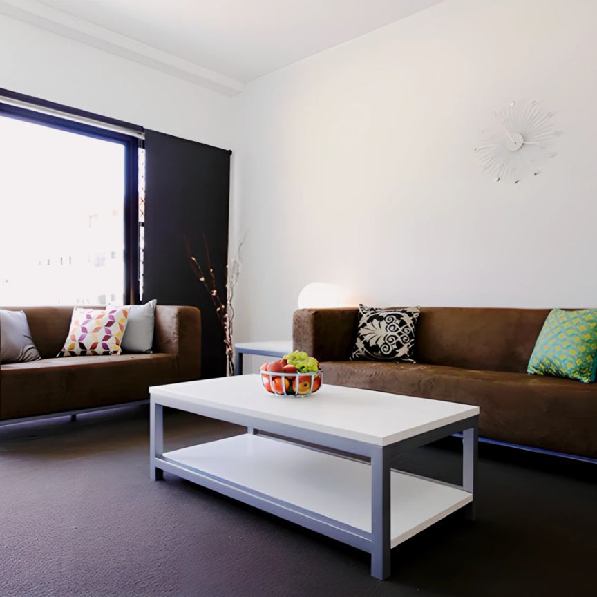 8 Bedrooms Apartment - Photo 1