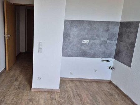 Gemütliche kleine 2-Raum-Maisonette-Wohnung mit Balkon wartet auf Dich! - Photo 4
