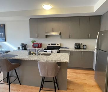 For Lease - 2090 Coppenwood Common, Burlington, Ontario - Photo 2