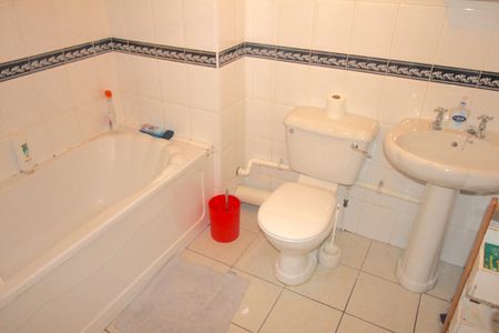 8 Bed - 34 Kelso Road, Woodhouse, Leeds - LS2 9PR - Student - Photo 3