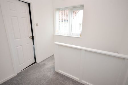 3 bed semi-detached house to rent in Coniston, Wardley, NE10 - Photo 4