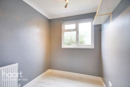 3 bedroom semi-detached house to rent - Photo 3