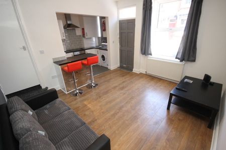 Thornville Terrace, Hyde Park, Leeds, LS6 1JT - Photo 2
