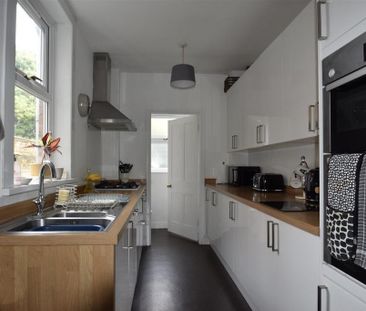 3 bedroom terraced house to rent - Photo 5