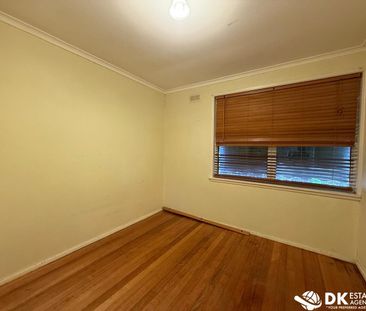 3 Bedrooms Family Home in Werribee - Photo 3