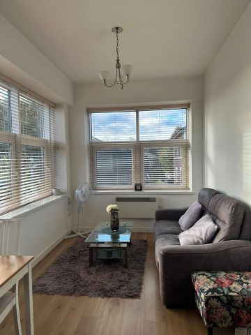 2 Bed Flat, Millbrook Road East, SO15 - Photo 2