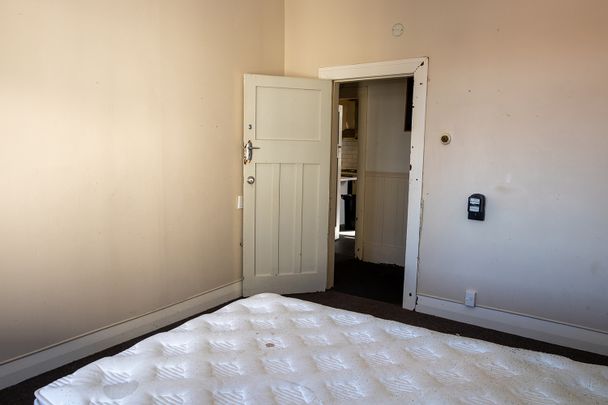 Fully Furnished Room + Unlimited Wi-Fi – Available Now! - Photo 1