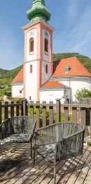Luxus-Dachgeschoss 186,13 m² mit Terrasse, Designer-Inselküche & Spa-Bad - Weinbergblick + Poolnutzung - Voll möbliert - Photo 1
