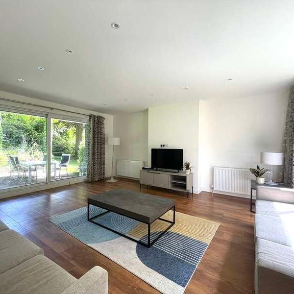 Parklands, RH8 - Photo 1