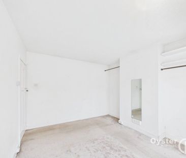 4 bedroom semi-detached house to rent - Photo 6