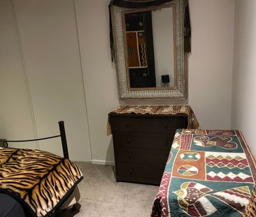 Helensvale - Photo 5