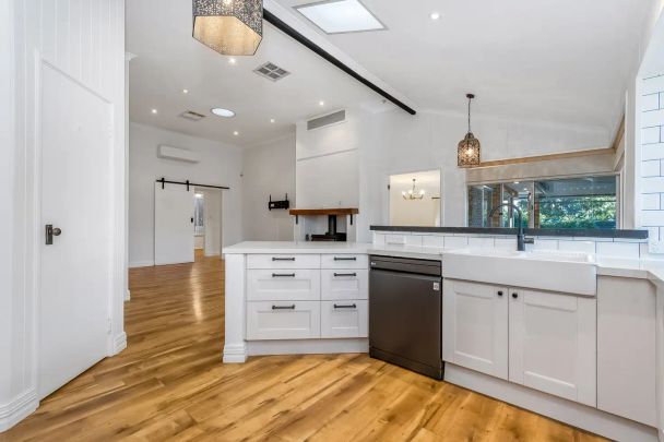 “VIP TWILIGHT CHEESE & WINE VIEWING” - Photo 1