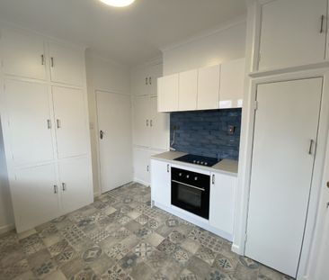 Renovated Art Deco Apartment - Photo 5