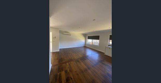 Fully Renovated Villa - Photo 1