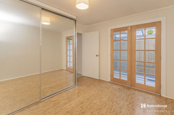 Tastefully fully renovated coast side one bedroom unit - Photo 1