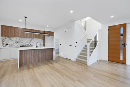 Stylish Townhouse in Superb Location - Photo 4