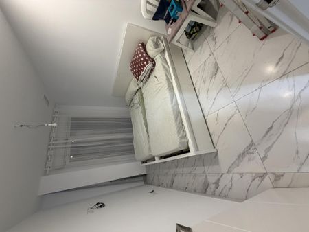 Piso de alquiler en Carrer D'amadeu Vives, 3, La Pineda - Photo 2