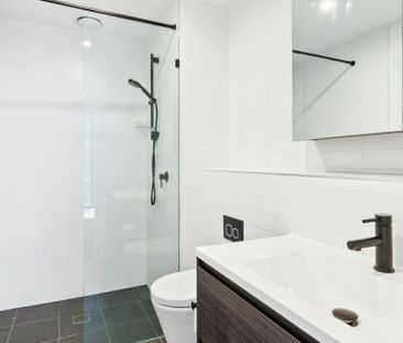 Grand Central Beauty - Photo 5