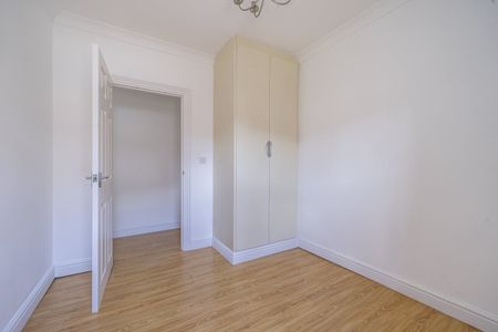 3 bedroom flat to rent - Photo 3