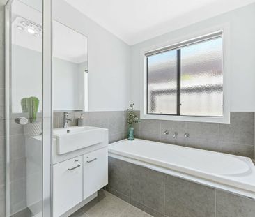 Neat & Modern! - Photo 4