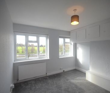 3 bedroom flat to rent - Photo 4