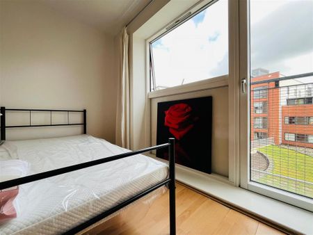 Studio to rent - Photo 2