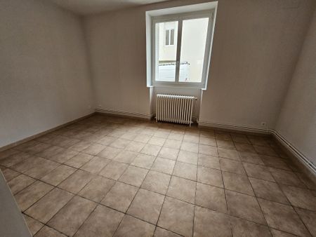 Location Appartement 3 pièces 56m² LE CREUSOT 71200 - Photo 2