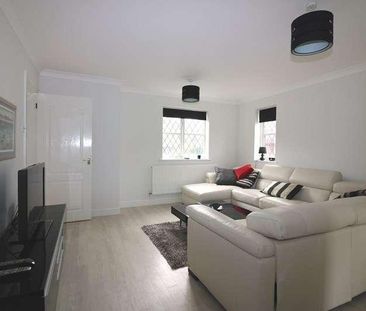 Kingston Avenue, Shoeburyness, Southend-on-sea, Essex, SS3 - Photo 2