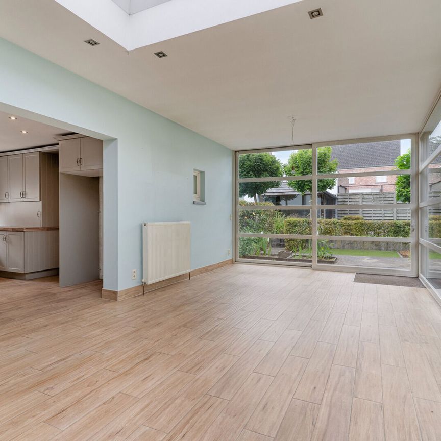 Ruime gezinswoning met 3 slaapkamers - Photo 1