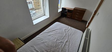 House to rent - Photo 2