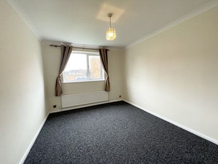 Great Cullings, Romford, RM7 0YL, Property for rent - Photo 2