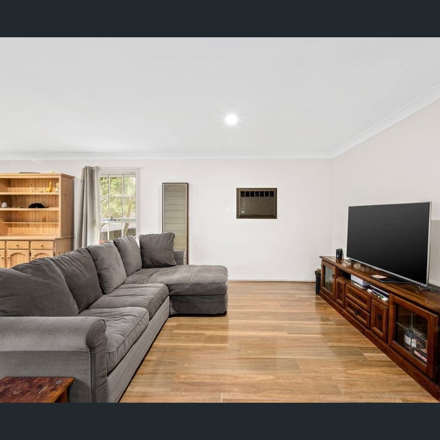 Spacious Three Bedroom Family Living - Photo 1