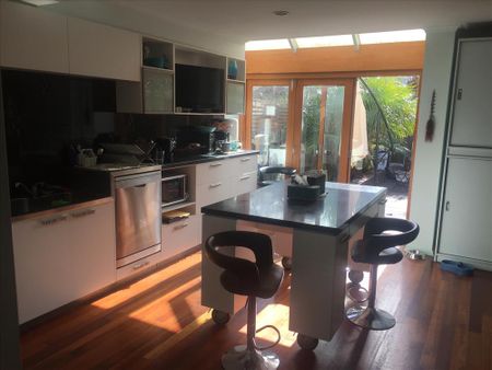 Port Melbourne - Photo 5