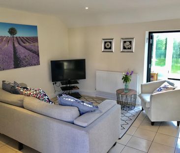 3 bedroom barn conversion to rent - Photo 2